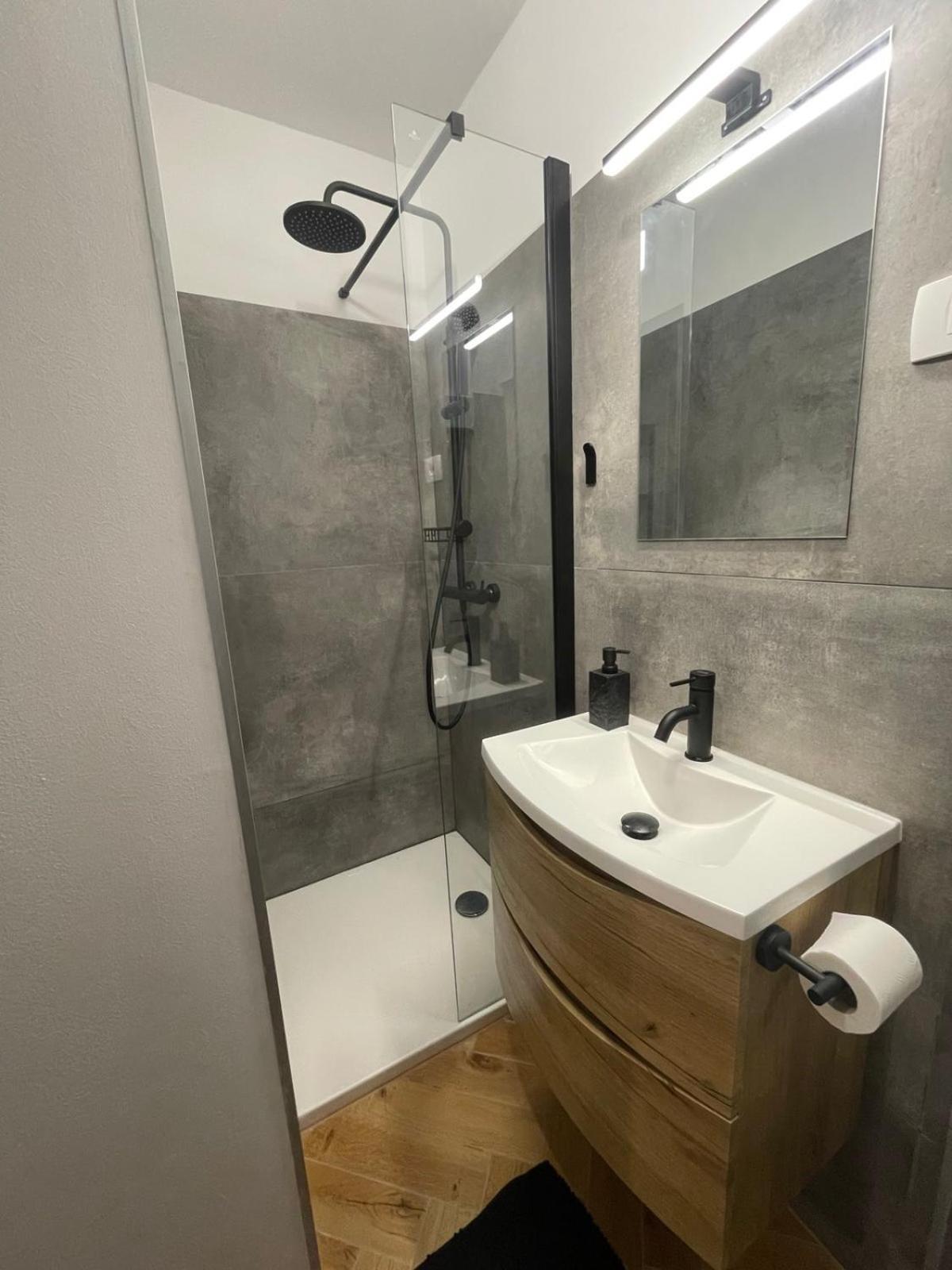 Gg Art Apartments III Ljubljana Dış mekan fotoğraf